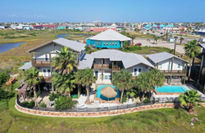Fish Camp by AvantStay Unique Escape Pool Views